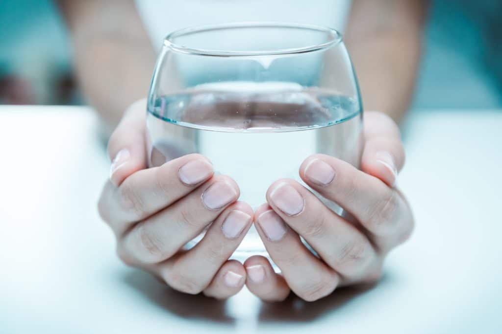 Vaso de agua de Clínica Fuensalud