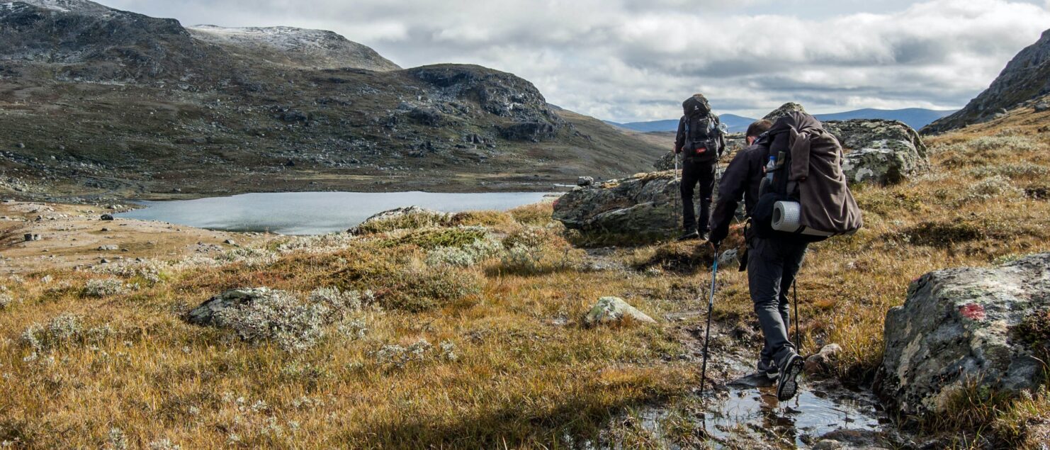 Cuidar los Pies: 10 Consejos antes caminata por Clínica Fuensalud