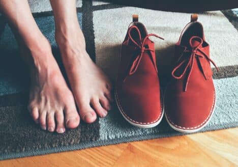 Que hacer si tengo un ojo de gallo en mis pies por Clínica Fuensalud