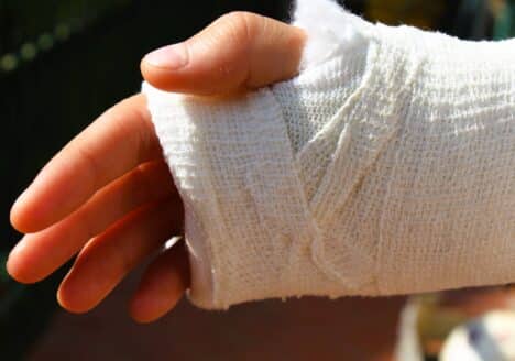 Fisioterapia a domicilio en fracturas de muñeca por Clínica Fuensalud