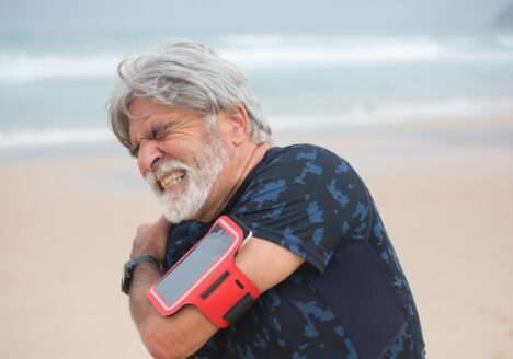 Fisioterapia para la prótesis de hombro por Clínica Fuensalud