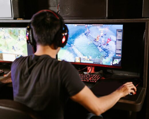 FISIOTERAPIA PARA GAMERS por clínica fuensalud FISIOTERAPIA PARA GAMERS por clínica fuensalud
